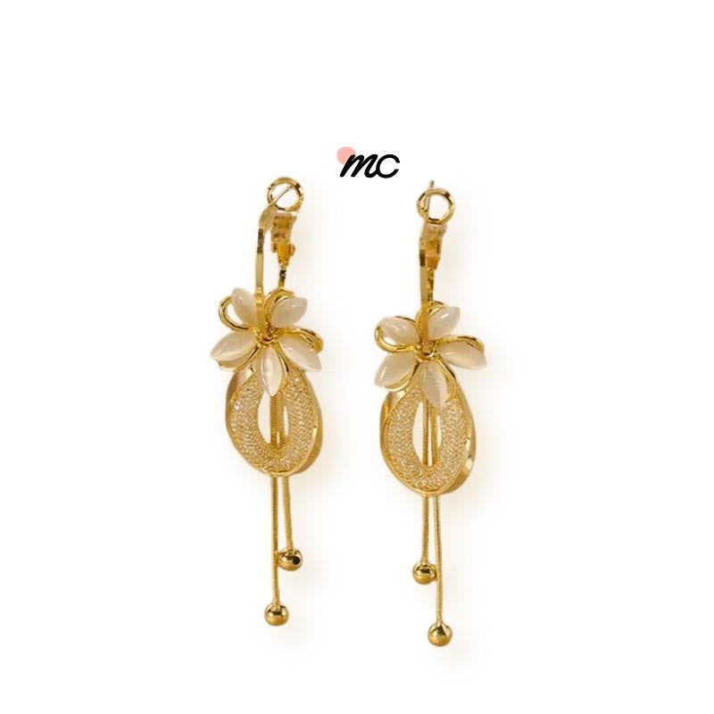 Pendientes con borlas de flores y piedra de ojo de gato